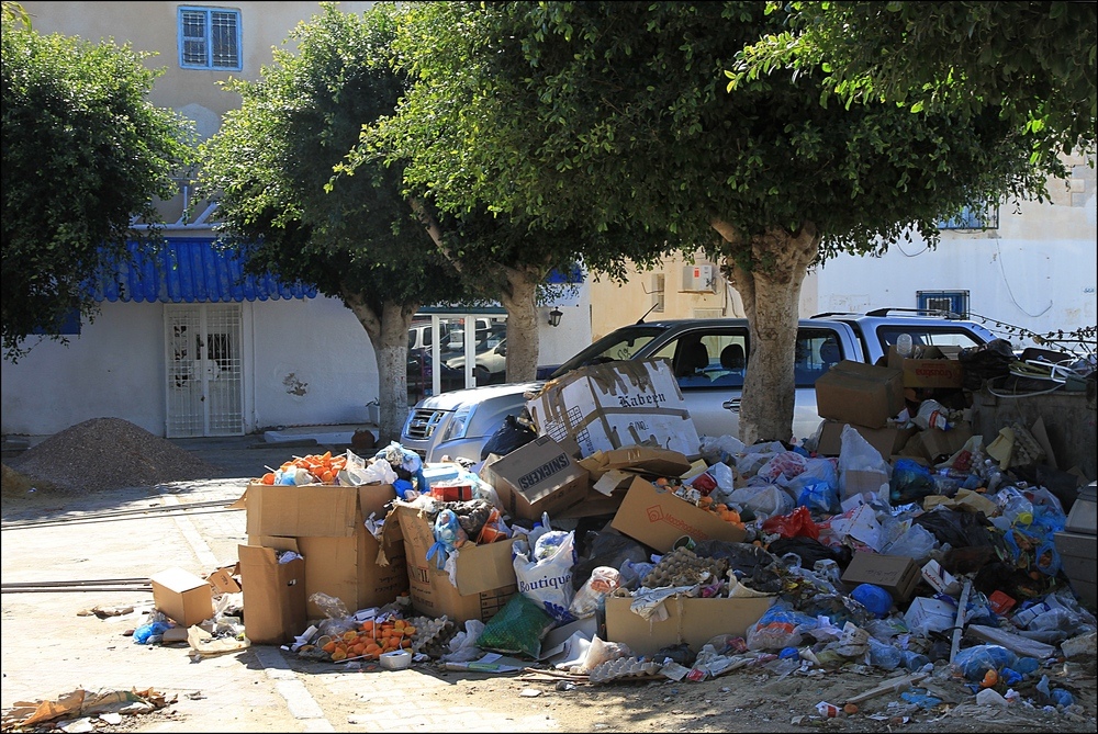 Montagne de déchets à Houmt Souk, chef lieu administratif de Djerba. (photo Sylvia Schulz)