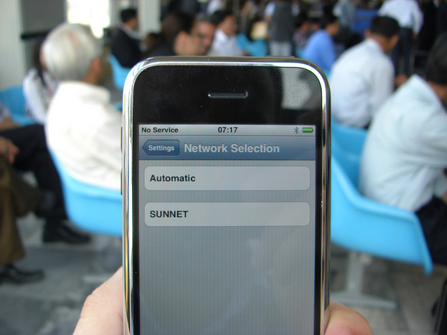 Un touriste américain sans réseau téléphonique ni WiFi à Pyongyang en 2008. (flickr/(stephan))
