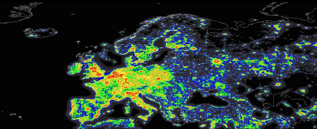 (Crédit :  David Lorenz, Light Pollution Atlas 2006)