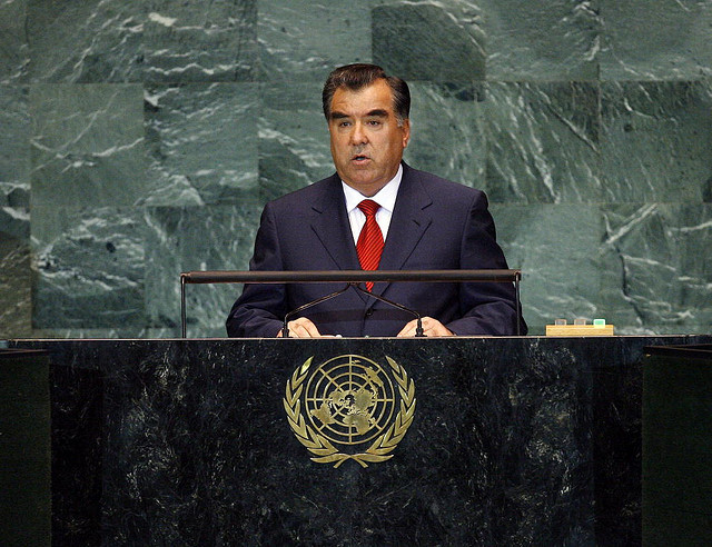 Le président du Tadjikistan Emomali Rahmon aux Nations Unies en 2009.