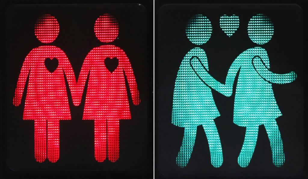 Les nouveaux feux de signalisation de Vienne montrent des couples de même sexe au lieu des traditionnels bonhommes bâton. (photo AFP)