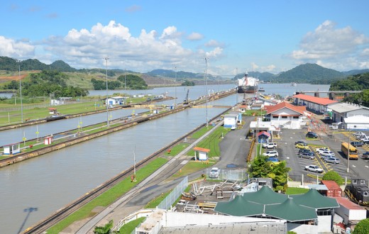 D'ici quelques années, le canal de Nicaragua devrait sonner le glas de l'hégémonie maritime du canal Panama.
(photo flickr/ccordova)