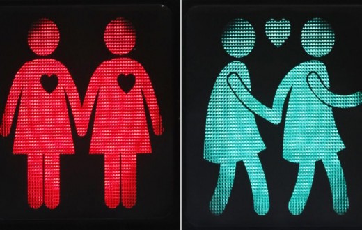 Les nouveaux feux de signalisation de Vienne montrent des couples de même sexe au lieu des traditionnels bonhommes bâton. (photo AFP)