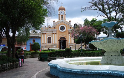 La place centrale de Vilcabamba. (Photo Grégoire Nartz/8e étage)