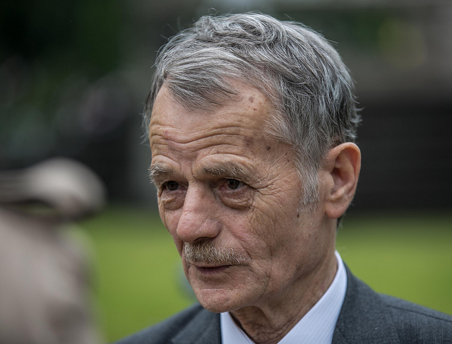 Mustafa Dzhemilev, l'ancien président du Majlis du peuple tatar de Crimée. Il s'est vu interdire l'accès à la péninsule jusqu'en 2019. (Photo Flickr/ Ministry of Foreign Affairs of the Republic of Poland)