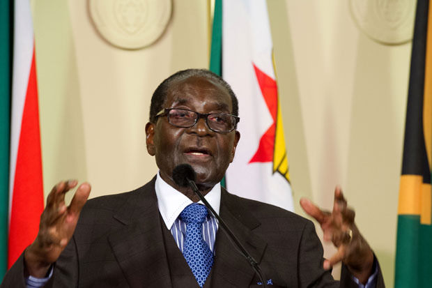 Robert Mugabe lors d'une visite officielle en Afrique du Sud en avril 2015 (Photo Flickr/ GovernmentZA) 