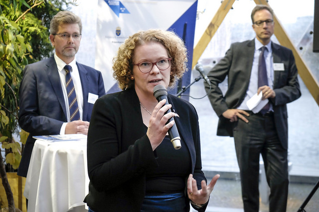 Karin Wanngard, maire de la capitale Stockholm, gagne 13 300 euros par mois. (photo flickr/newsoresund)