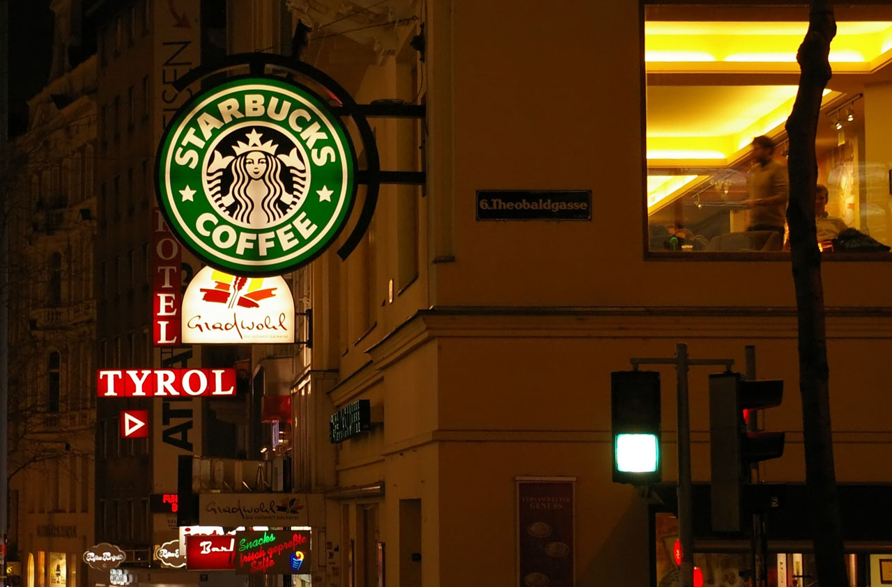 Le Starbucks Coffe du 6, Theobaldgasse à Vienne. (photo mrwerner/flickr)